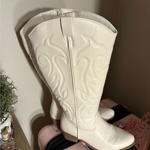 Torrid White Western Boots Extra Wide Width
